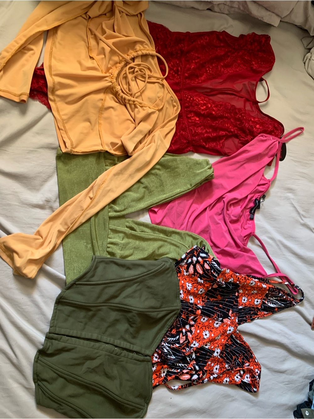 TOP BUNDLE ‼️ - Picture 2 of 9
